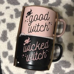 NWT Good Witch/Wicked Witch mug set